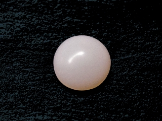 光重合後、綿球を⽤いて未重合層を除去したビューティフィル フロー プラス Xのイメージ写真